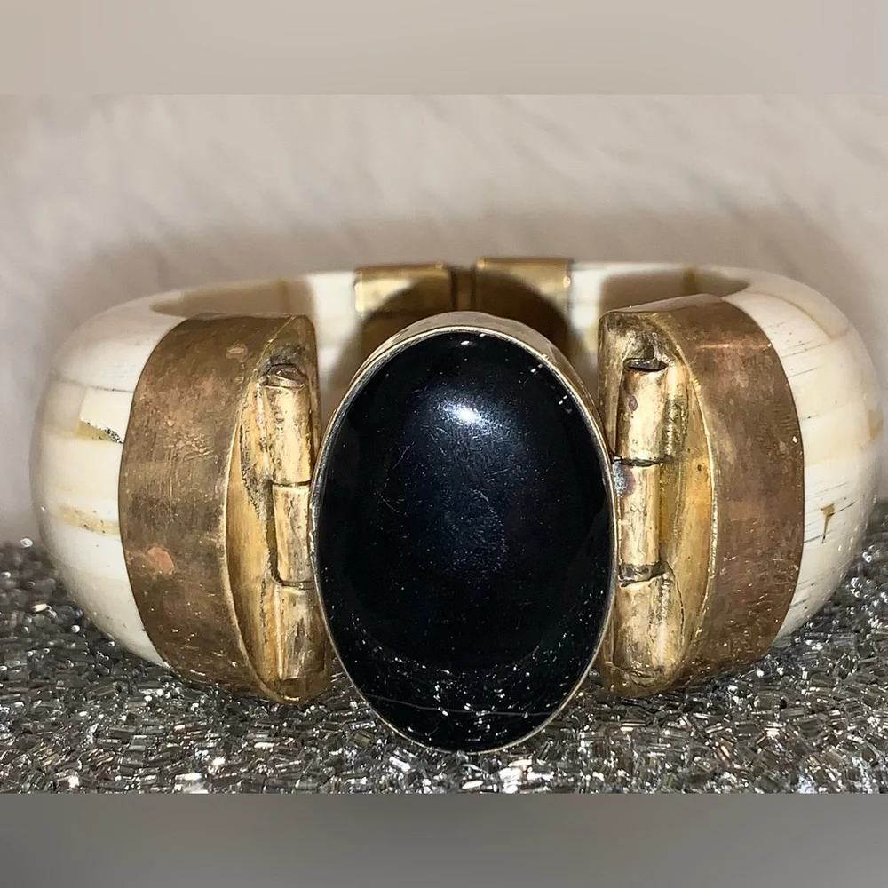 Vintage luxury Ivory Bone Black Agate Stone hinged pin bangle bracelet